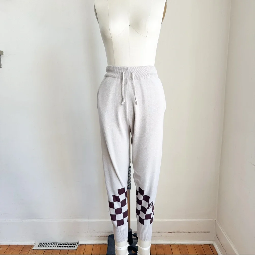 ⭐️3/$30⭐️ (bundle deal) LV Logo Checkered Board Knit Joggers - Picture 8 of 8